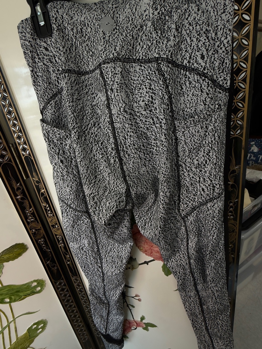 Women's Black and White Patterned Performance legging - Picture 6 of 8